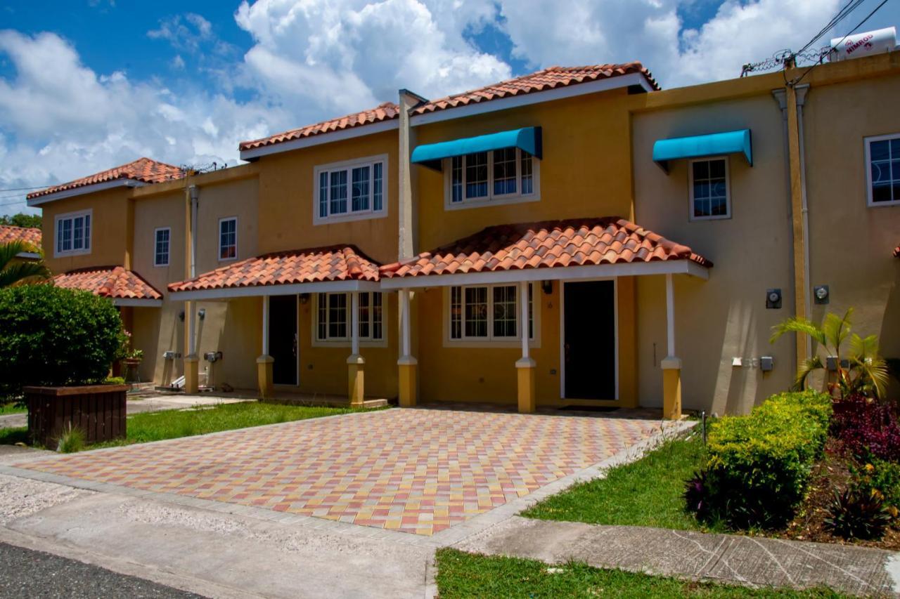 Апартаменты Vacation Getaway In Mango Walk Country Club Бухта Монтего Экстерьер фото